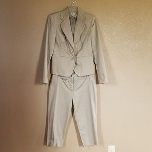 Worthington Blazer & capri suit set - Tan Size 6